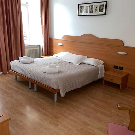 Hotel Vittoria Roncegno Buitenkant foto