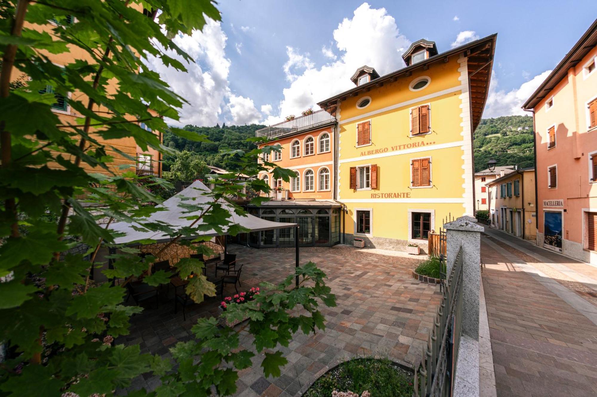 Hotel Vittoria Roncegno Buitenkant foto