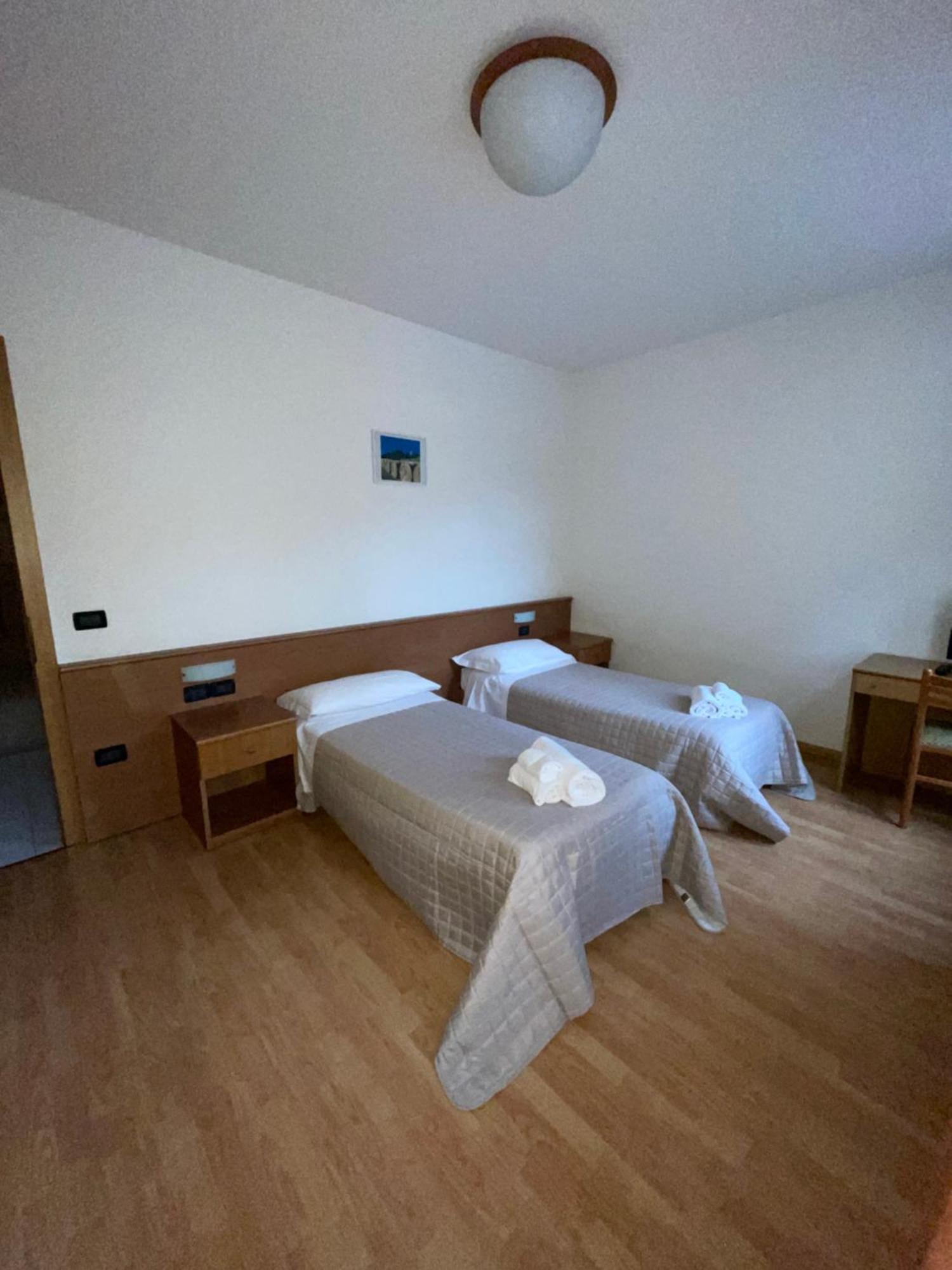 Hotel Vittoria Roncegno Buitenkant foto